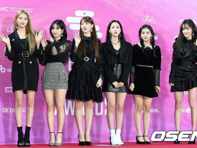 GFRIEND、「第28回ハイワン ソウル歌謡大賞」レッドカーペットに登場