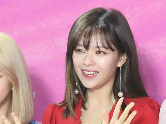 TWICE ジョンヨン、「第28回ハイワン ソウル歌謡大賞」レッドカーペットに登場
