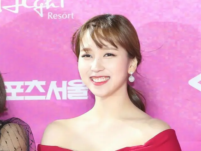TWICE ミナ、「第28回ハイワン ソウル歌謡大賞」レッドカーペットに登場