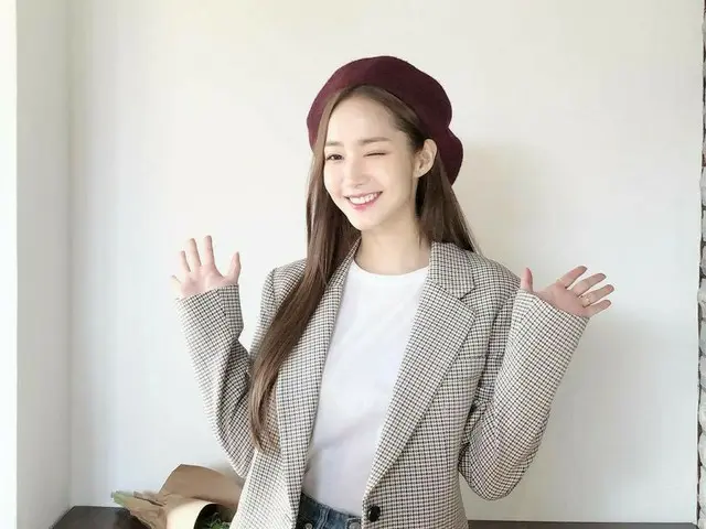 、、【g公式】女優パク・ミニョン、SNS更新。