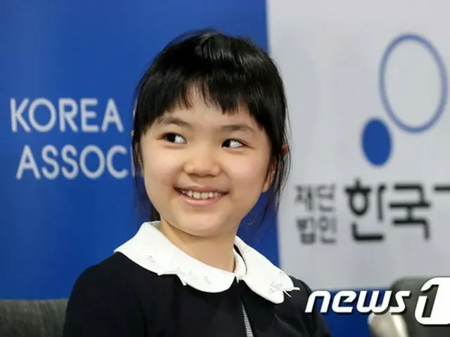 4月に日本史上最年少で囲碁のプロ棋士となる仲邑菫(なかむらすみれ)ちゃん(9)が22日、ソウル・韓国棋院で記者会見をおこなった