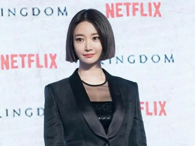 、、【g公式】女優コ・ジュンヒ、SNS更新。
