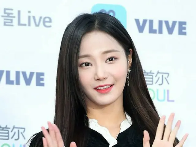MOMOLAND、「8th GAONCHART MUSIC AWARDS」レッドカーペットに登場