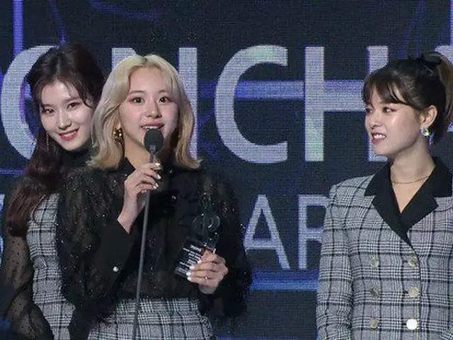 TWICE 「What is Love？」、「8th GAONCHART MUSIC AWARDS」今年の歌手賞デジタル部門ベスト4月を受賞