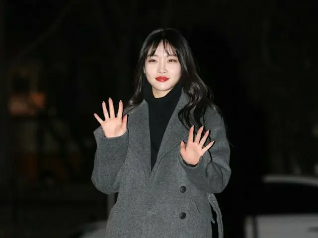 I.O.I 出身チョンハ、「ミュージックバンク」出勤中