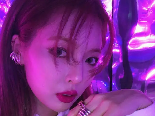 、、【g公式】ヒョナ、「PUMA」フラッグシップストア・フォトウォールイベントのオフショットを公開。