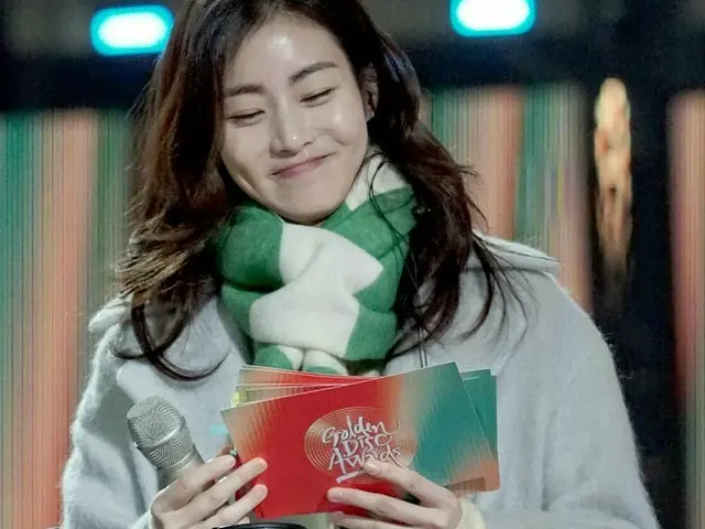 、、【g公式】女優カン・ソラ、 「2019 golden disk awards」司会のリハーサル。