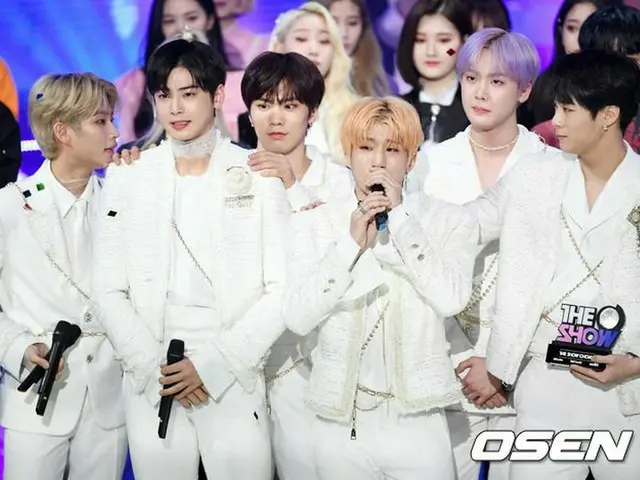 ASTRO チャ・ウヌ、SBS MTV「THE SHOW」1位で涙