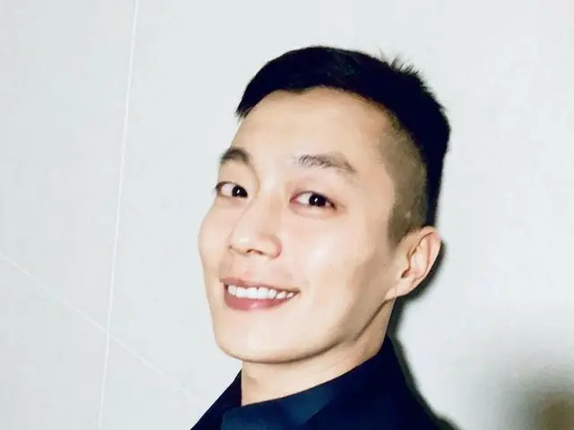 、、【G公式】HIGHLIGHT_ドゥジュン、「次に会いましょう」というコメントと共に写真を公開。
