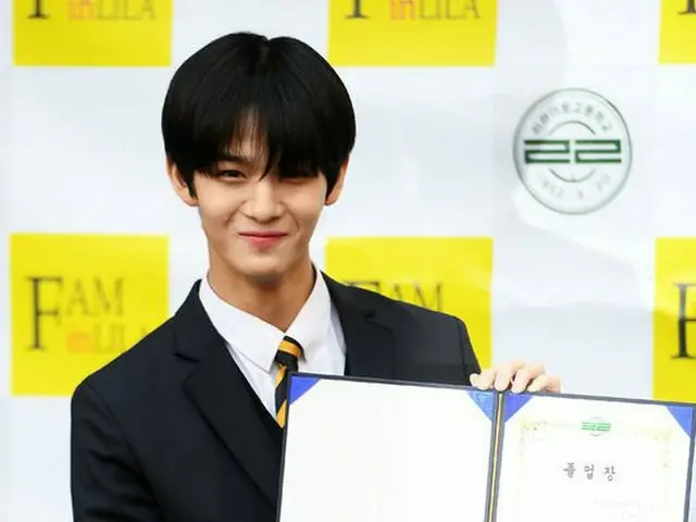 元Wanna One ペ・ジニョン、リラアート高校の卒業式に出席