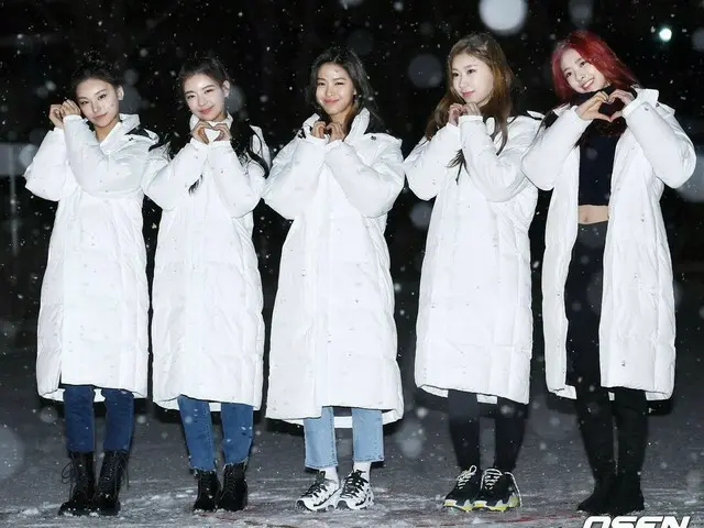 ITZY、雪の中、ミュージックバンク初出勤中