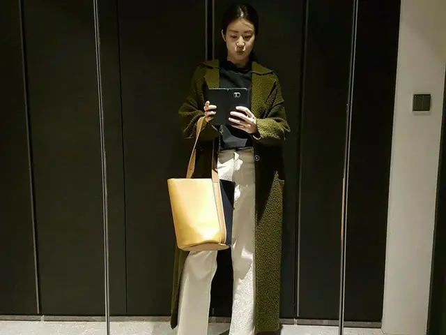 、、【g公式】女優カン・ソラ、SNS更新。