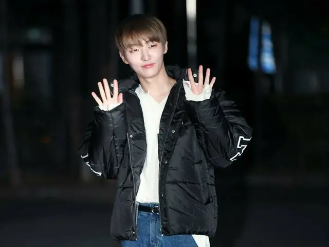 Wanna One 出身ユン・ジソン、ミュージックバンク出勤中