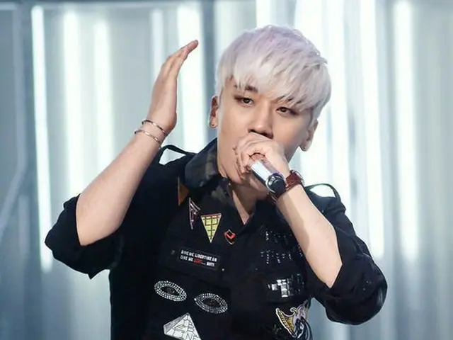 BIGBANG V.Iとクラブスタッフたちのカカオトーク内容：③スンリ：うん、で、女は？良い子を(※性的なニュアンスを含む)スタッフキム：呼んでるんですけど・・