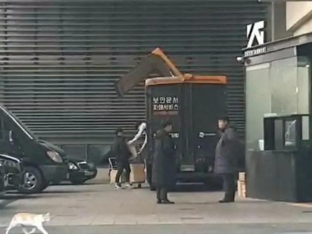 BIGBANG V.I(スンリ)の事務所YGエンターテインメントが依頼したとする保安文書破砕会社のトラック