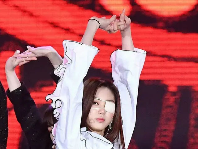 CLC ウンビン、「3.1独立運動100周年記念ONE Kコンサート」に眼帯をつけて“闘魂出演”