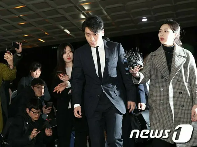 BIGBANG V.I の性接待疑惑について警察側がカカオトーク内容の一部を確保