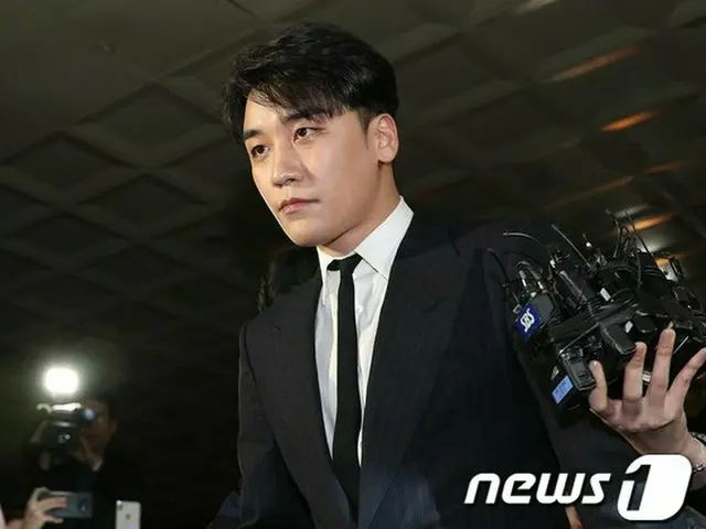 BIGBANG V.I(スンリ)、日本で公演中に楽屋で盗撮映像を閲覧との報道に対し、別の韓国メディアは「2016年1月9日開演5時、公演時間を3時間半としてもカ