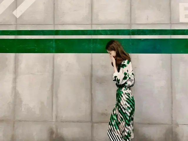 、、【g公式】女優ハン・イェスル、SNS更新。