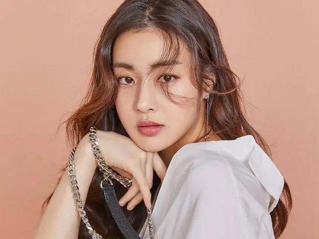 女優カン・ソラ、画報公開
