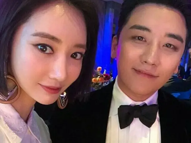 元BIGBANG V.I(スンリ)、女優コ・ジュンヒとのツーショット写真に添えたコメントが話題「私たちは、秘密の人脈」