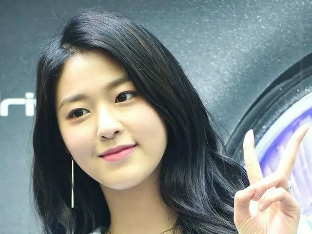AOA ソリョン、ファンサイン会に出席。