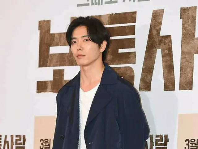 俳優キム・ジェウク、映画「普通の人」のVIP試写会に出席。