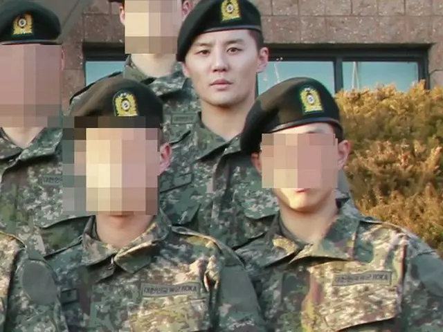 JYJ ジュンス、訓練所同期との写真公開。
