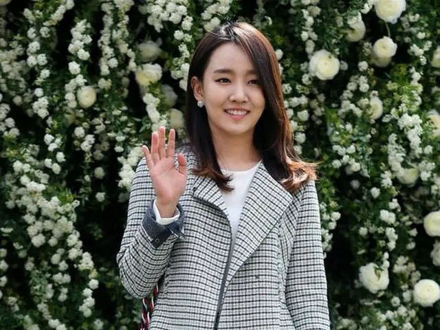 S.E.S. パダの結婚式に出席した歌手ユンナ、2NE1 出身のDARA、LABOUM ヘイン、BERRY GOOD。
