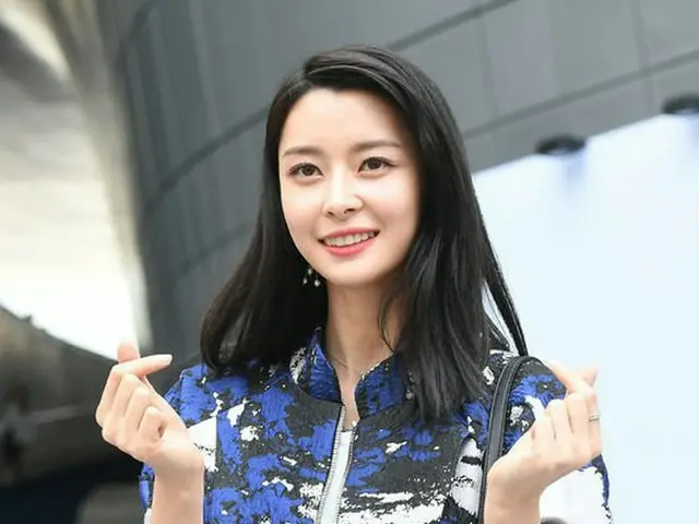 HELLOVENUS ナラ、「2017 F/W HERA ソウルファッションウィーク」NOHKEショーに出席。