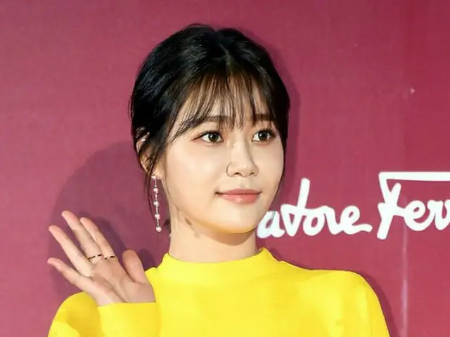 AOA ユナ、レディースシューズコレクション公開記念フォトウォールに出席。