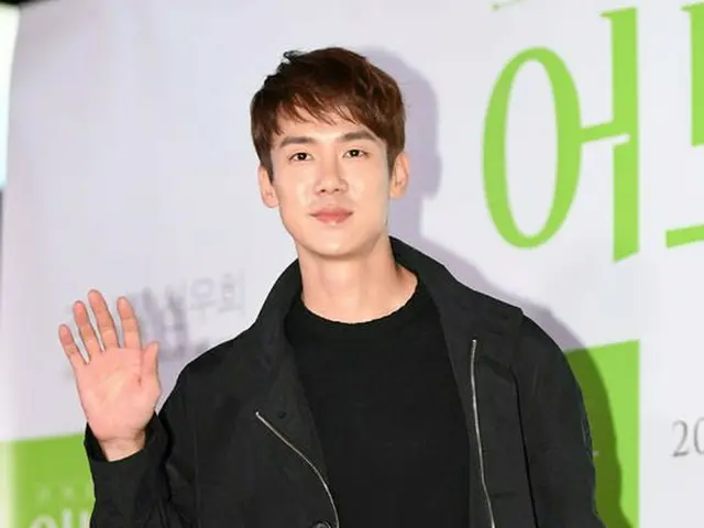 俳優ユ・ヨンソク、映画「ある日」のVIP試写会に出席。