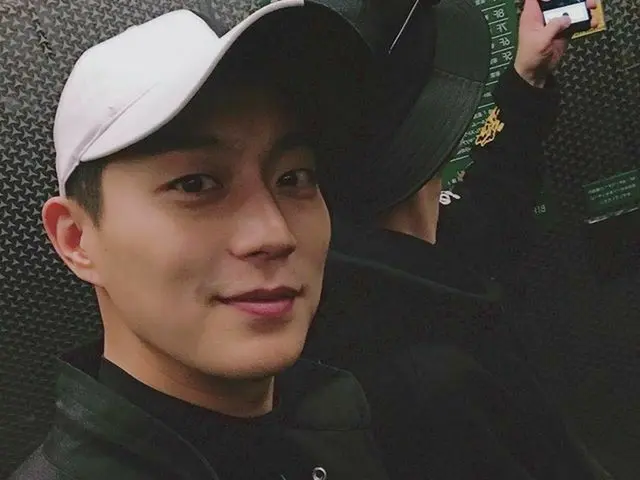 Highlight ドゥジュン、SNS更新。