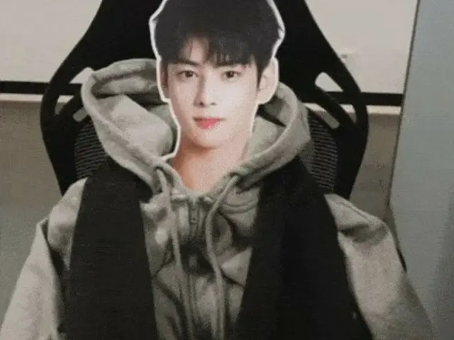 ASTRO チャ・ウヌの顔入りハンガー、韓国ではこんな使い方が流行っている