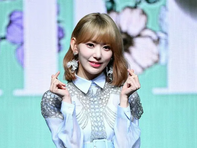 IZ*ONE 宮脇咲良、2ndミニアルバム「HEART*IZ」のショーケースに出席