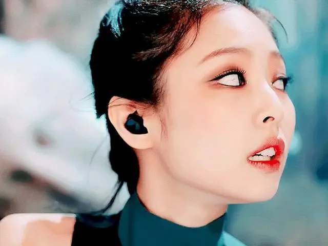 BLACKPINK ジェニー、「三白眼」と「直角肩」が韓国で話題