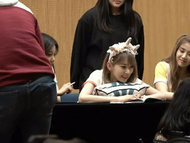 IZ*ONE 宮脇咲良、「神対応」が韓国ファンから称賛