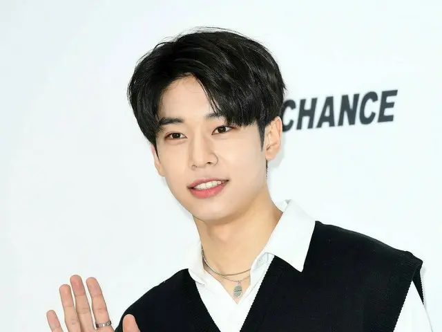 MXM キム・ドンヒョン、ブランド「CHANCECHANCE」19S/Sコレクションショー記念フォトウォールに出席。