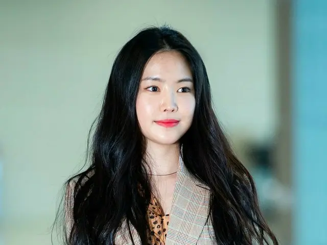 Apink ソン・ナウン、ファッションブランドの広告撮影のため済州島へ