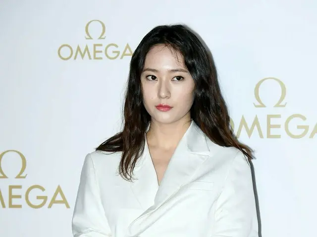 f(x) クリスタル、「OMEGA」フォトイベントに出席