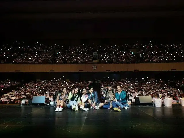 、、【g公式】Apink_ハヨン、ファンとの記念写真を公開