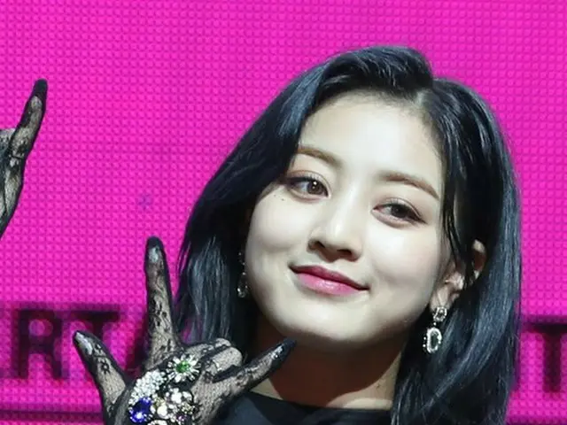 TWICE、7thミニアルバム「FANCY YOU」発売記念プレスショーケースを開催