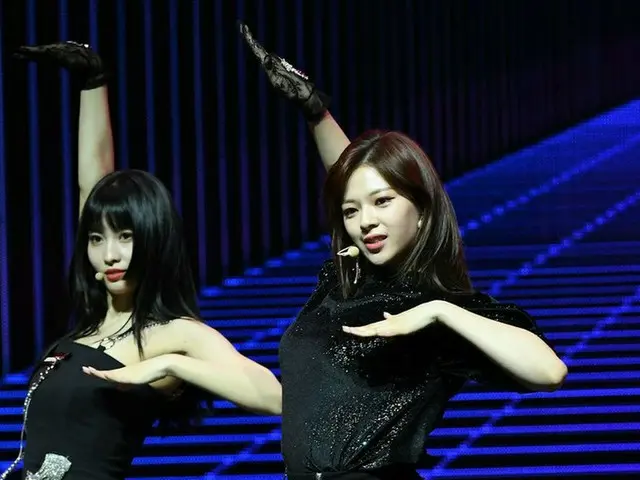 TWICE、7thミニアルバム「FANCY YOU」発売記念プレスショーケースを開催