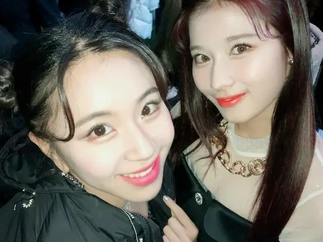 【g公式】TWICE、写真公開