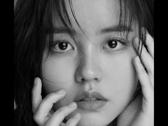 【g公式】女優キム・ソヒョン、「2019プロフィール」のBカットを公開。