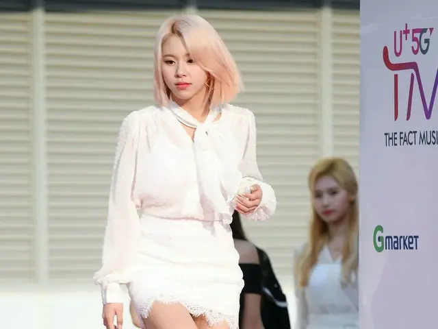 TWICE、「U+5G THE FACT MUSIC AWARDS」レッドカーペットイベントに出席