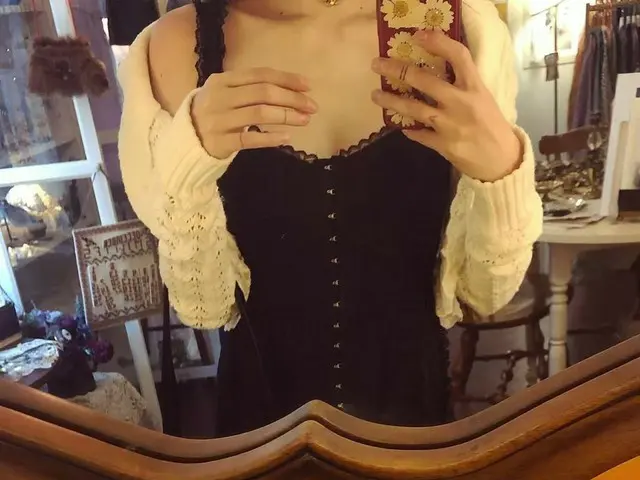 、、【g公式】ヒョナ、SNS更新。