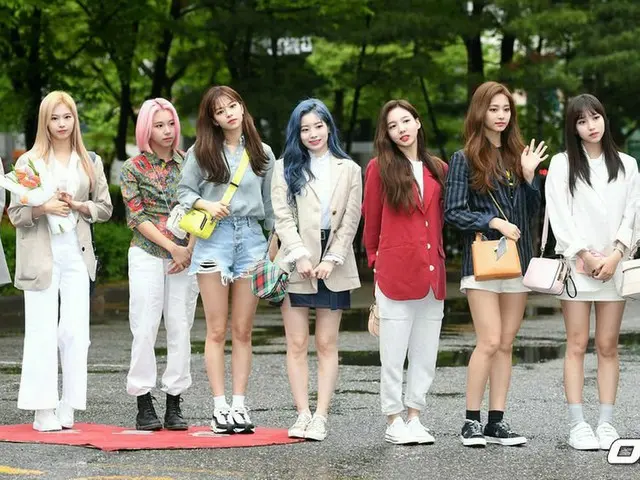 TWICE、「ミュージックバンク」出勤のようす