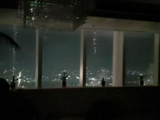 、、【G公式】JYJ_ジュンス、自宅で観る「ロッテワールドタワー」の花火大会