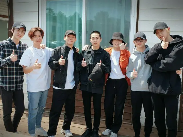 【T公式】EXO、 「weareoneEXO weareoneEXO」というコメント共に写真を公開。